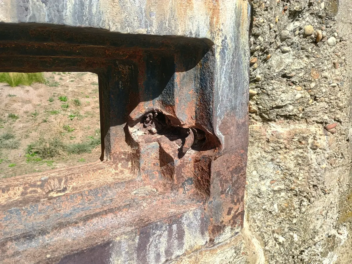 Detail pancierového prvku opevnenia